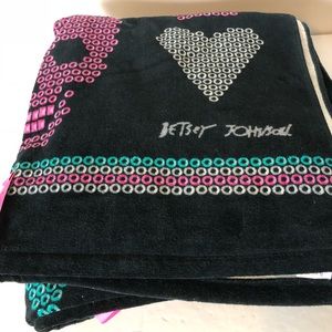 3 full size Betsey Johnson Skull Towels